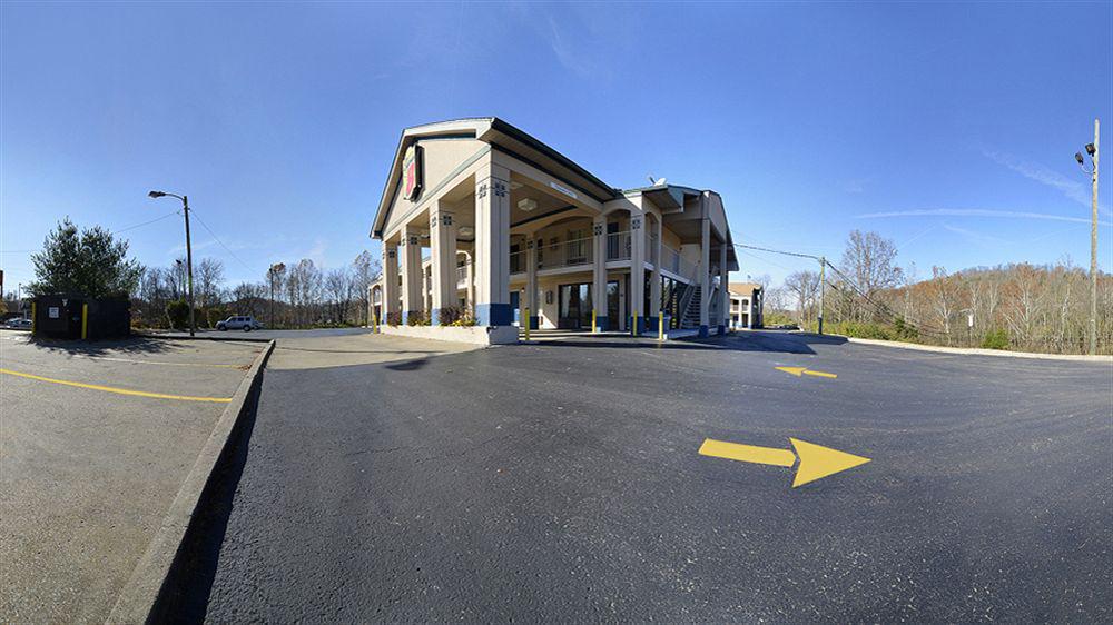 Super 8 By Wyndham West Hotel 2*